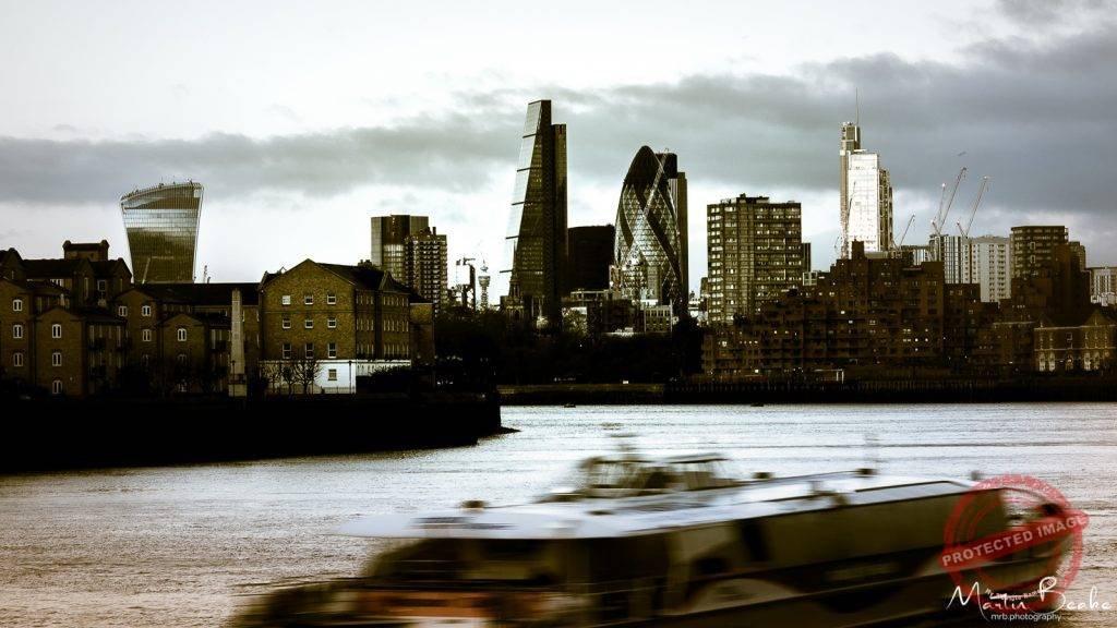Thames Ferry Heads Up Stream