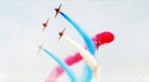 Red Arrows turning