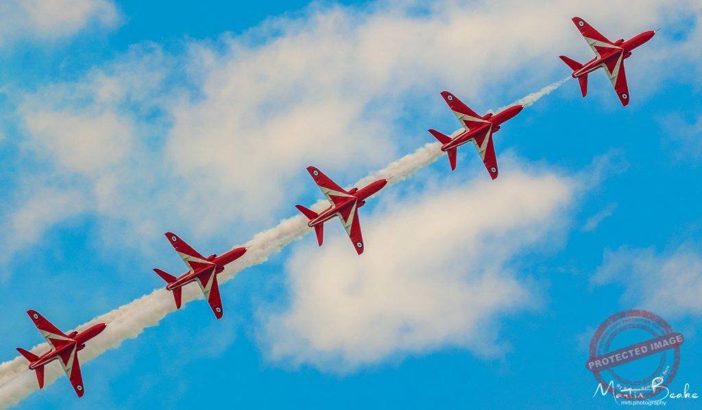 Red Arrows Flying in Straight Line